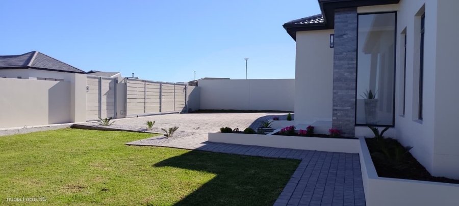 4 Bedroom Property for Sale in Fountains Estate Eastern Cape